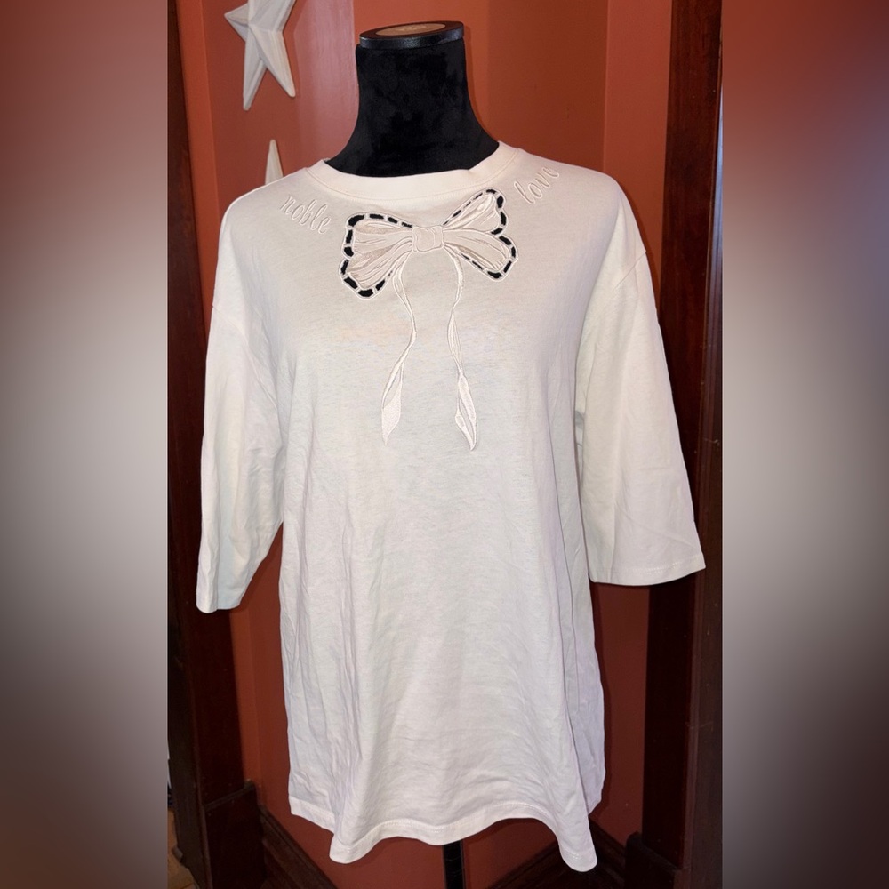H&M white Bow Accent Short Sleeve Tee